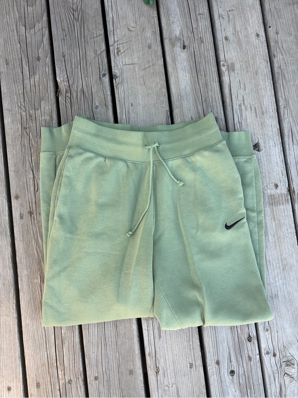 Nike Women’s Light Green Fleece Jogger Bottoms